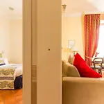 Caesar House Residenze Romane 3*