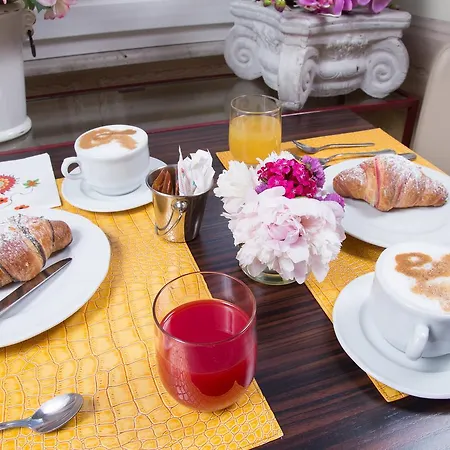 Caesar House Residenze Romane לינה וארוחת בוקר רומא